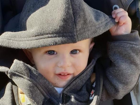 Thomas Collins, 3, died in a Victorian hospital after the Queensland government told the family they were unwilling to offer Thomas a hospital bed.  His Qld family were unable to see him before he died. Source: Facebook