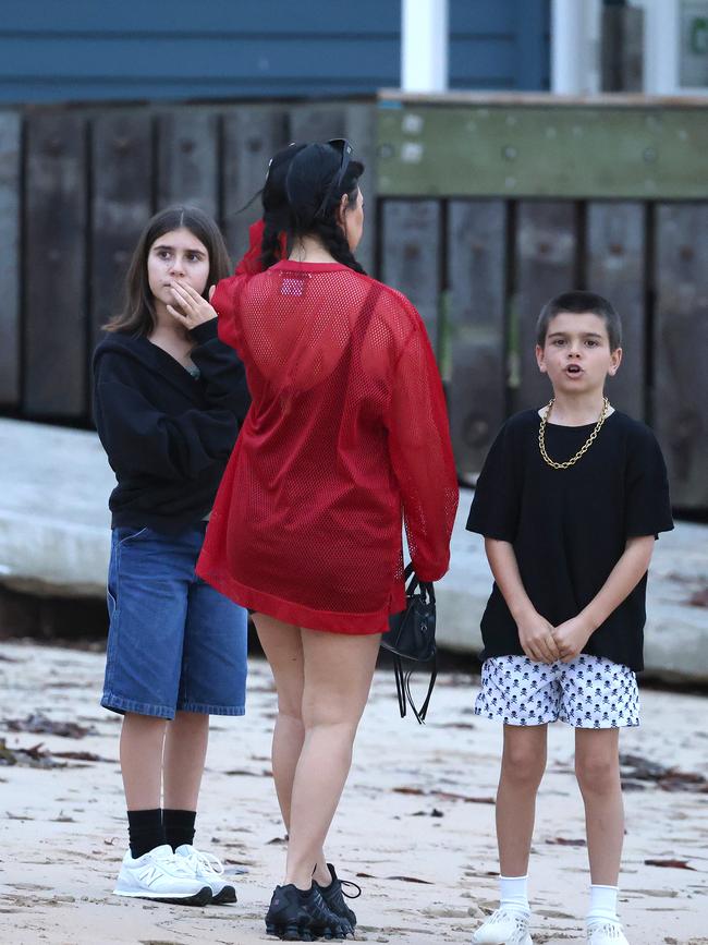 Kids Reign and Penelope were spotted with their mum.
