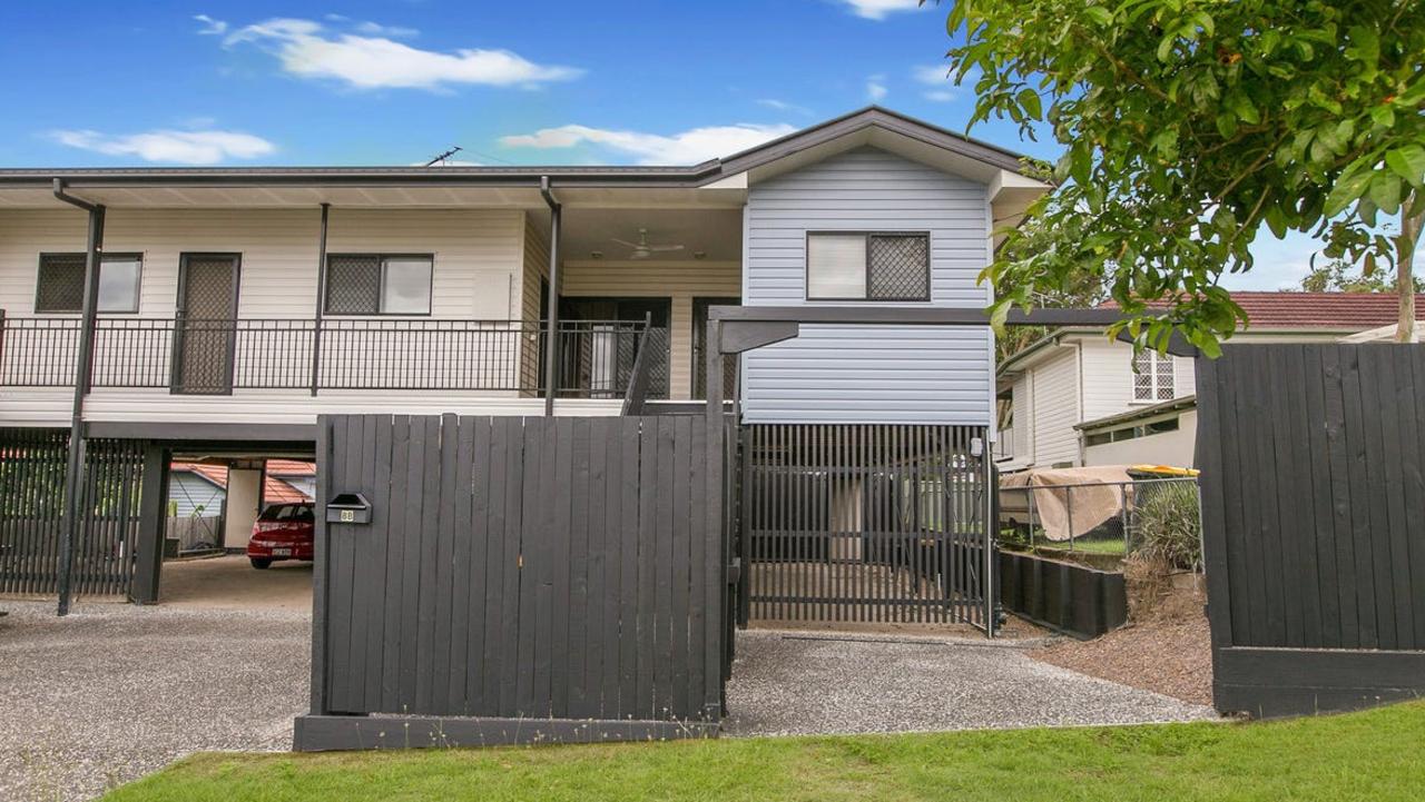 Shared accommodation at 8B Nicholson Ave, Salisbury, Qld is listed at $300 a week, available now.