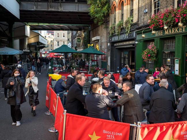 After-work drinks at English pubs are back.