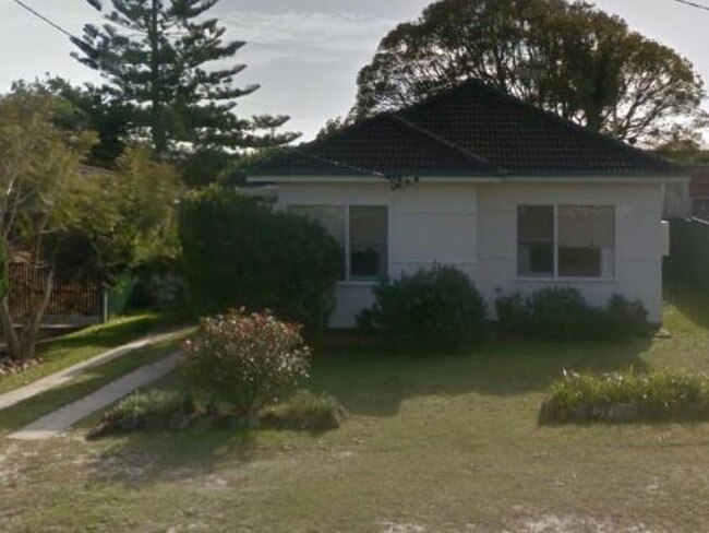 Plans have been lodged to knock down the existing dwelling at 50 Waterview St, Long Jetty and build townhouses. Picture: Supplied