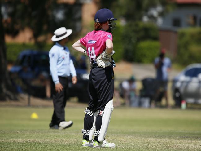 Lucy Mellis keeping wickets for Penrith last season. Photo: Warren Gannon Photography