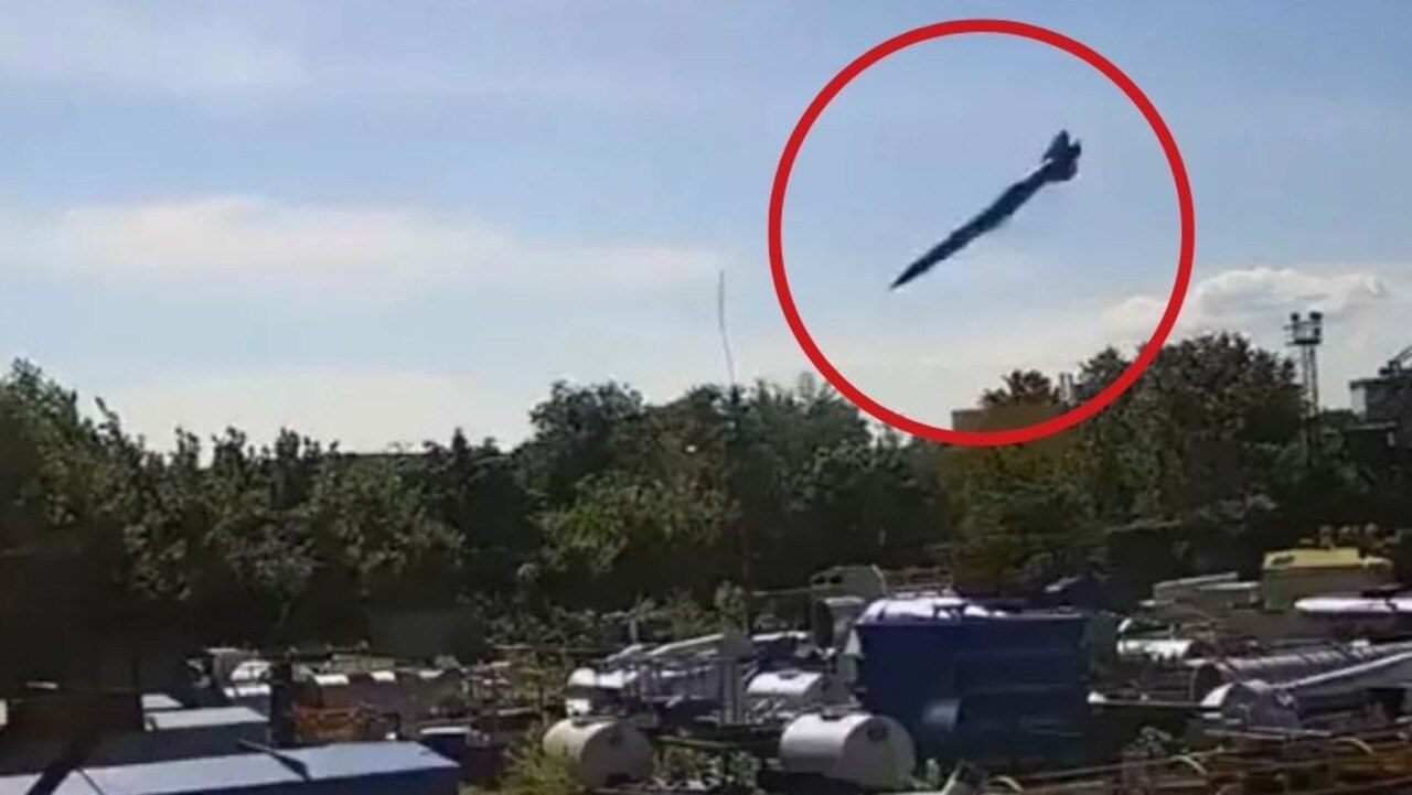 Un missile russe frappe un centre commercial ukrainien tue 20 personnes |  Vidéo