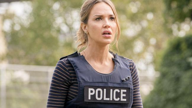 LINCOLN RHYME: HUNT FOR THE BONE COLLECTOR -- "" Episode 103  -- Pictured: (l-r) Arielle Kebbel as Officer Amelia Sachs; Michael Imperioli as Detective Mike Sellitto  -- (Photo by: Peter Kramer/NBC/NBCU Photo Bank via Getty Images)