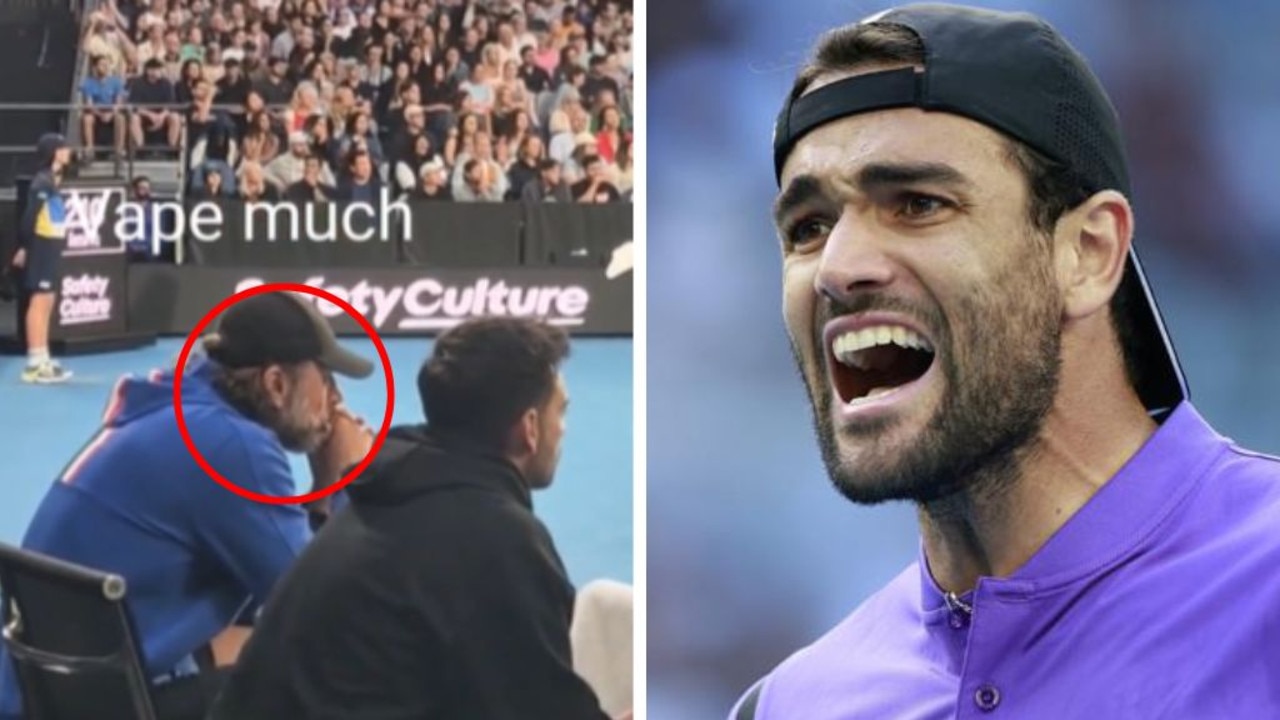 Fans spot star’s dad using banned item at AO