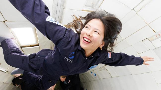 Australian woman, physicist Elaine Chia Hyde, was among six passengers who went into space aboard Jeff Bezos’ Blue Origin rocket, marking the company’s tenth successful mission. , Elaine Chia Hyde joined the astronaut crew which had people from around the world including, Lane Bess, Jesús Calleja, Dr Richard Scott, Tushar Shah and an undisclosed sixth crew member. SUPPLIED