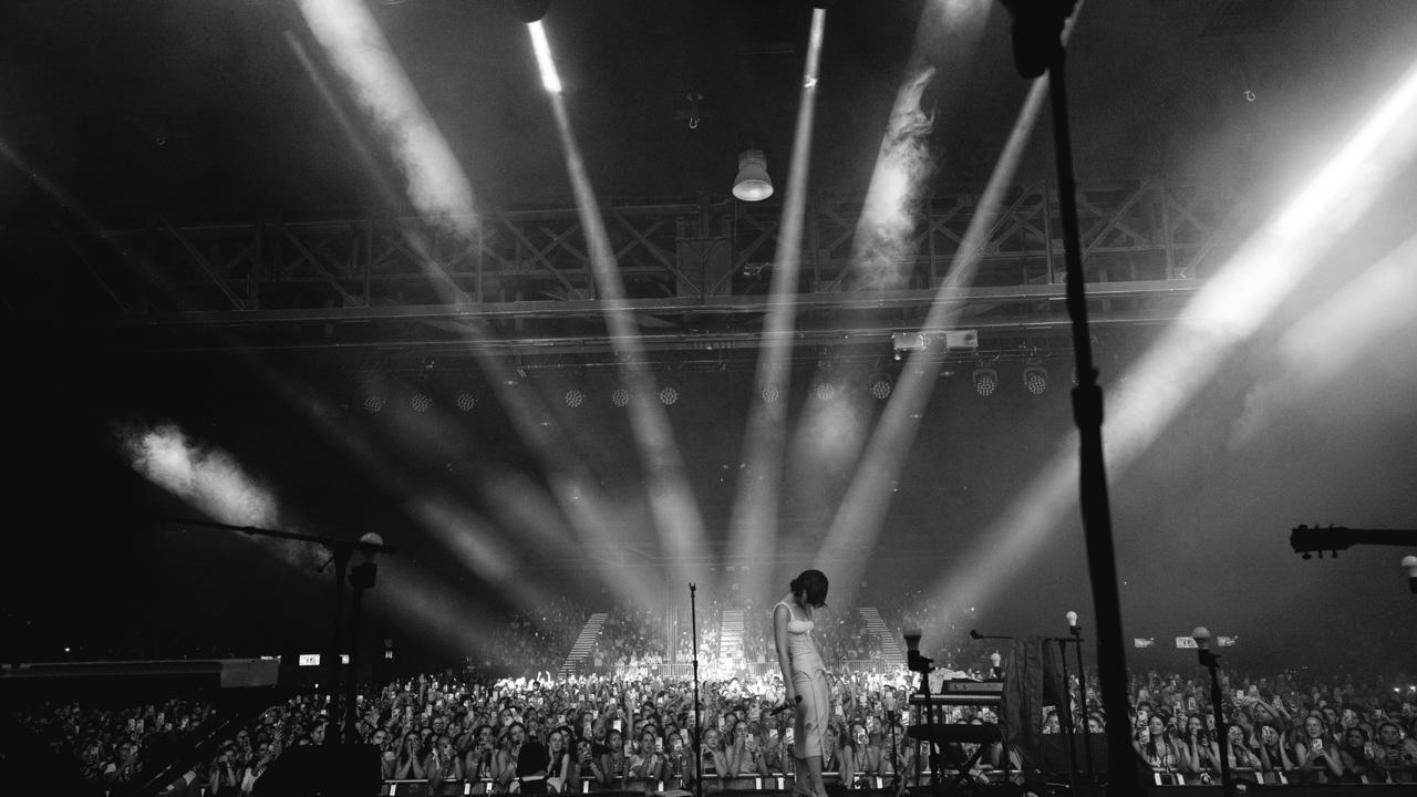 Abrams in front of the huge Sydney crowd. Picture: @laurentepfer