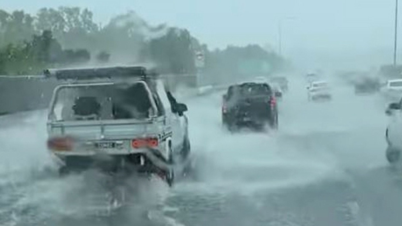 Aussie Towing vision of flooding on the M1 southbound to the Gold Coast.