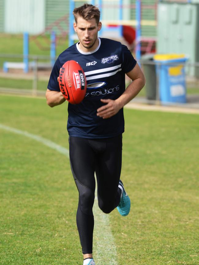 Tyson Brown trains at Noarlunga Oval. Picture: AAP/Brenton Edwards