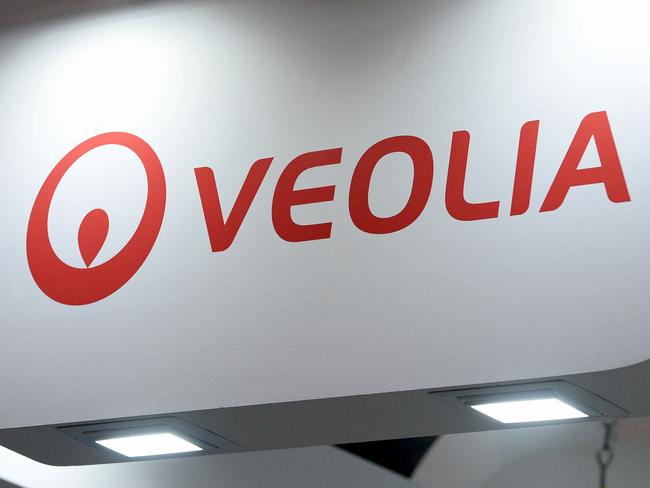 (FILES) A picture taken on June 28, 2016 shows the logo of French international water and utilities group Veolia during the World Nuclear Exhibition in Le Bourget, near Paris. The Sedif (Syndicat des eaux d'Ile-de-France) announced on March 19, 2024, that it had signed a new concession contract for the management of the public drinking water service in Ile-de-France (excluding Paris), following the rejection of a new legal appeal by competitor Suez. (Photo by ERIC PIERMONT / AFP)