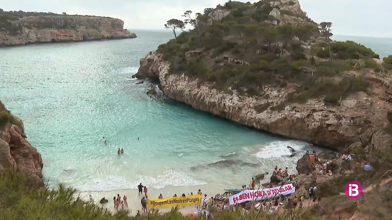 The protests come as part of a larger movement across the Balearic Islands over mass tourism concerns. Picture: IB3 NOTÍCIES