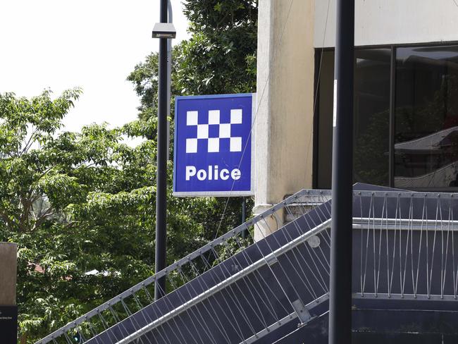 Ipswich dad punches himself in head after watchhouse warning