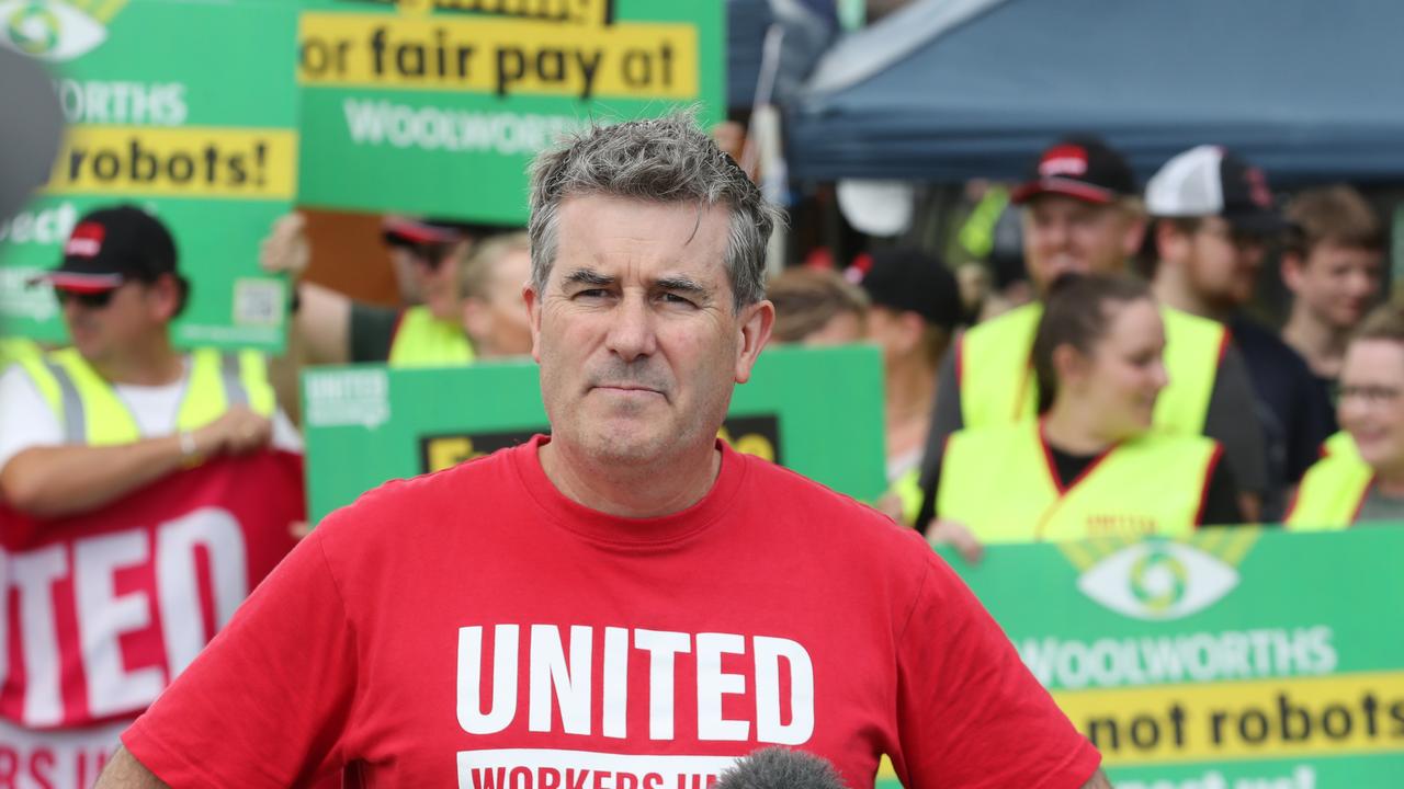 UWU national secretary Tim Kennedy holds a press conference at a worker picket on December 3, 2024. Picture: NewsWire/ David Crosling