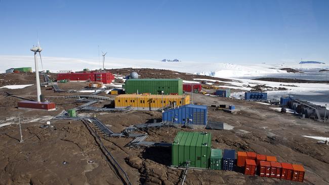 Aerial view, Mawson station. Credit: Chris Wilson/Australian Antarctic Division