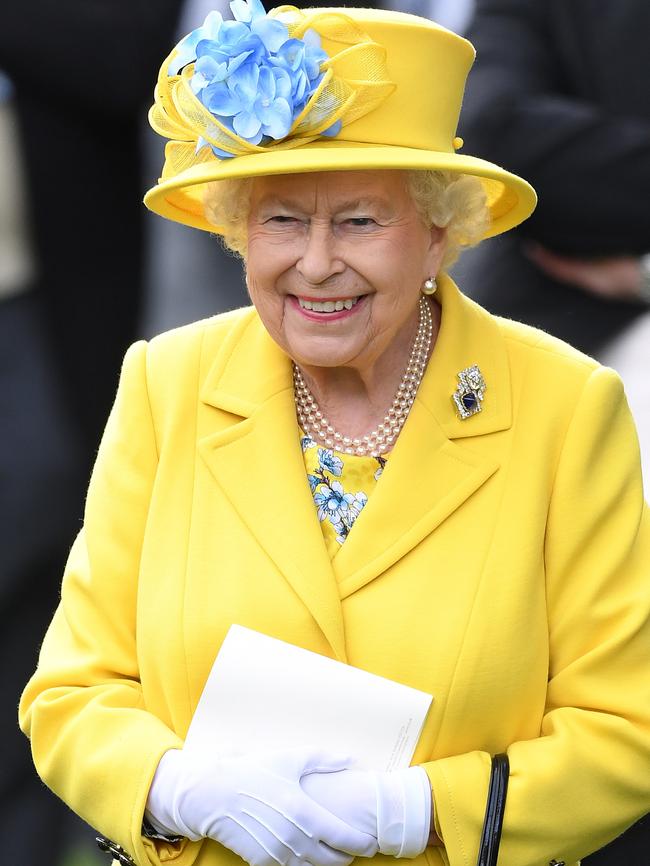 Queen Elizabeth in canary yellow.