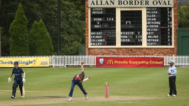 Mosman’s Will Nutt sends down a delivery at Allan Border Oval. Photo: Kate Zarifeh