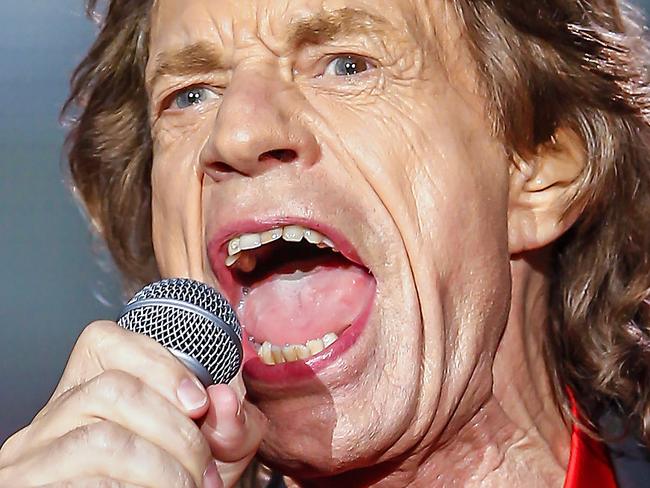 INDIANAPOLIS, IN - JUL 04: Mick Jagger of the Rolling Stones performs at the Indianapolis Motor Speedway on July 4, 2015 in Indianapolis, Indiana. (Photo by Michael Hickey/Getty Images)