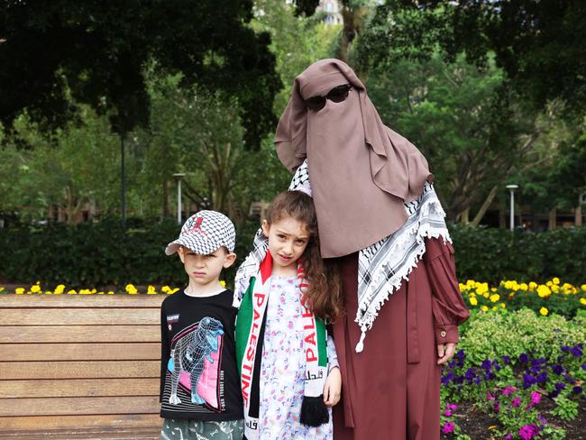 Adel (5) and Isra (6) with their mother, Gazan migrant to Australia Sabreen Shahwan. Picture: Ted Lamb