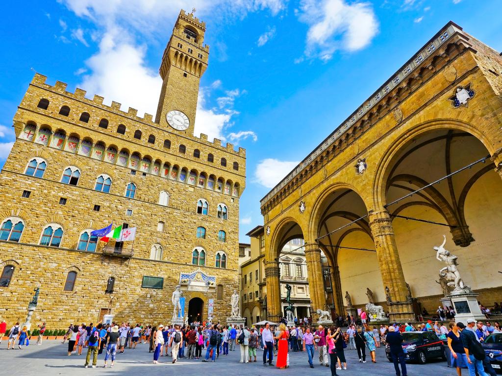 The bylaw will apply to certain streets in Florence, such as around the famous Palazzo Vecchio.