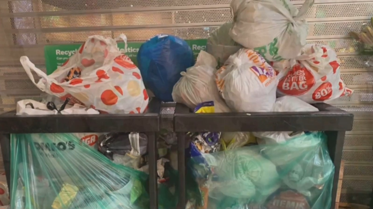 Supermarkets release plans to recommence soft plastic recycling