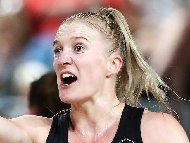 GOLD COAST, AUSTRALIA - APRIL 06: Shannon Francois of New Zealand acknowledges her team during the Netball Preliminary Round Pool B match against Wales on day two of the Gold Coast 2018 Commonwealth Games at Gold Coast Convention and Exhibition Centre on April 6, 2018 on the Gold Coast, Australia.  (Photo by Hannah Peters/Getty Images)