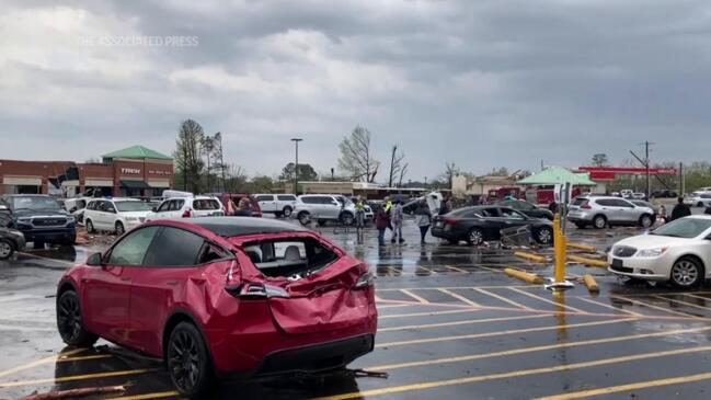 Tornado slams Little Rock, causes property damage