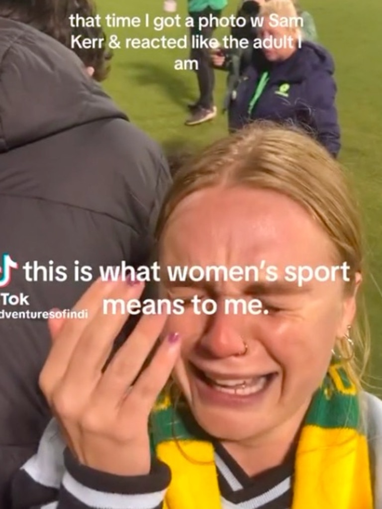 Women's World Cup: Matildas star Sam Kerr gives young fan her shirt in  touching scenes