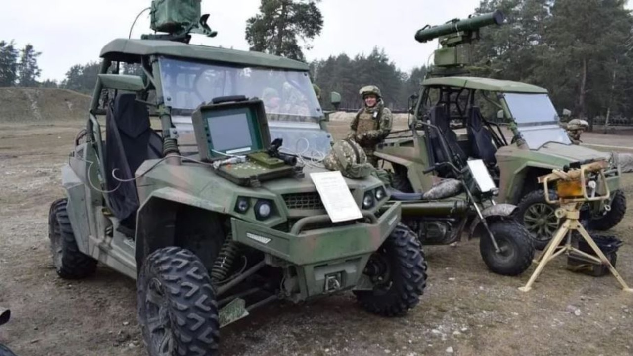 Ukrainian defenders are using mini buggies to blast Russian tanks and even planes. Picture: @AbraxasSpa/Twitter.