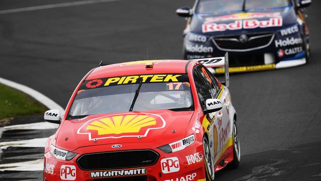 McLaughlin and van Gisbergen in close quarters on track. Picture: Getty Images