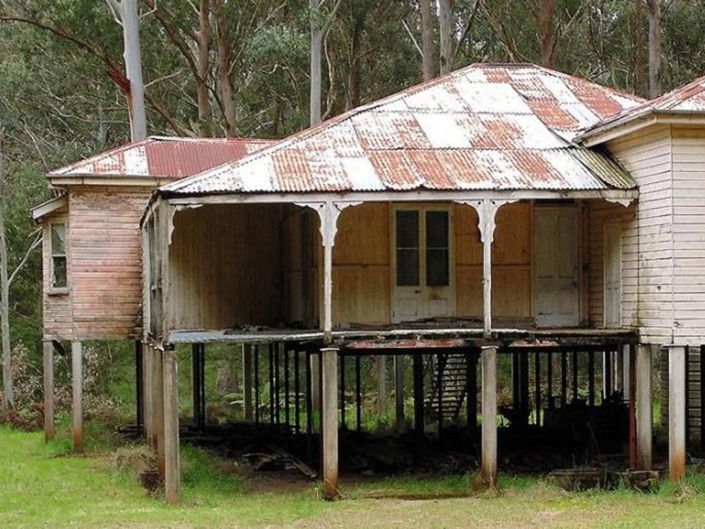 Abandoned house at queen Mary’s Falls in Killarney. (Photo: Tessa Flemming)