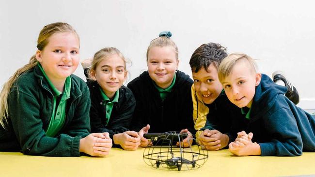 Gemma Simpson, Evie Coy, Crystabelle Pretorius, Maximus Worsley and Heath Denham. Picture: USQ Photographer: Anna Singleton