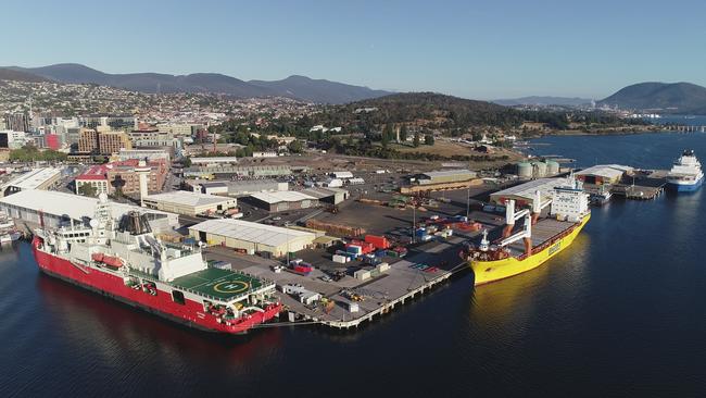 Australia's new Antarctic icebreaker, RSV Nuyina, Big Lift vessel Happy Dragon, and Aiviq, an American icebreaking anchor handling tug supply vessel (AHTS) in Hobart 2022 Photo - © Simon Payne - Australian Antarctic Division