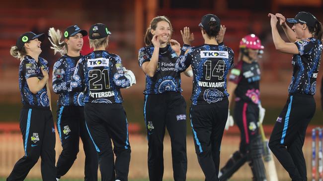 The Strikers picked up their first win of the season thanks to some terrific bowling from their Aussie stars. Picture: Mark Metcalfe/Getty Images