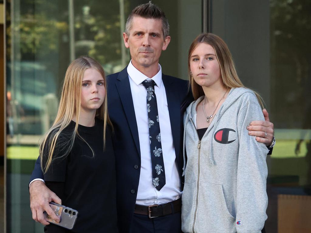 Lee Lovell with daughters Kassie and Scarlett at an earlier court appearance