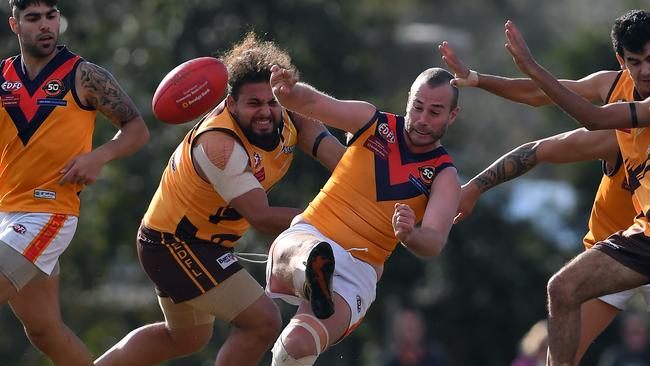 Ash Arrowsmith has stepped down as East Keilor coach.