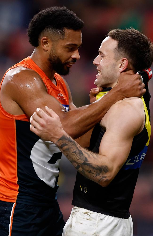 Connor Idun and Rhyan Mansell face off. Picture: Michael Willson/AFL Photos
