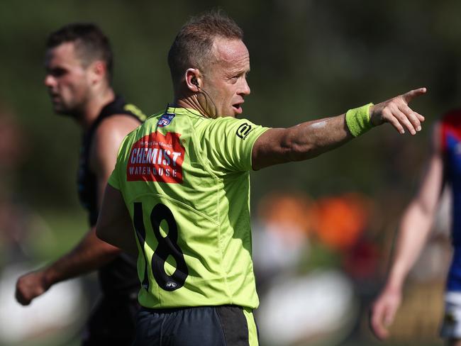 MELBOURNE. 24/02/2023. AFL. St Kilda vs. Melbourne at Moorabbin. Umpire Ray chamberlain back in action. Pic: Michael Klein