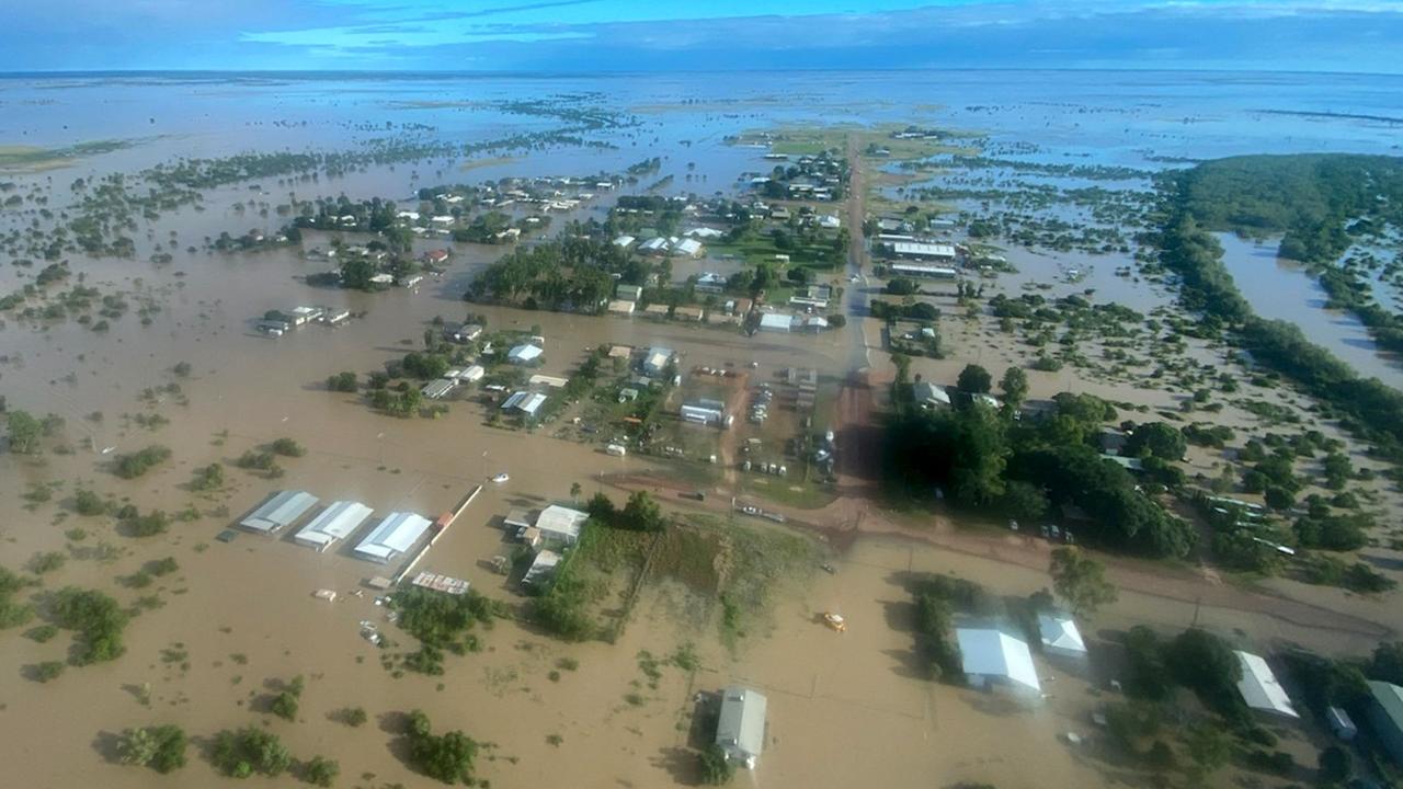 Townsville Grammar students bake Anzac biscuits for FNQ flood victims ...