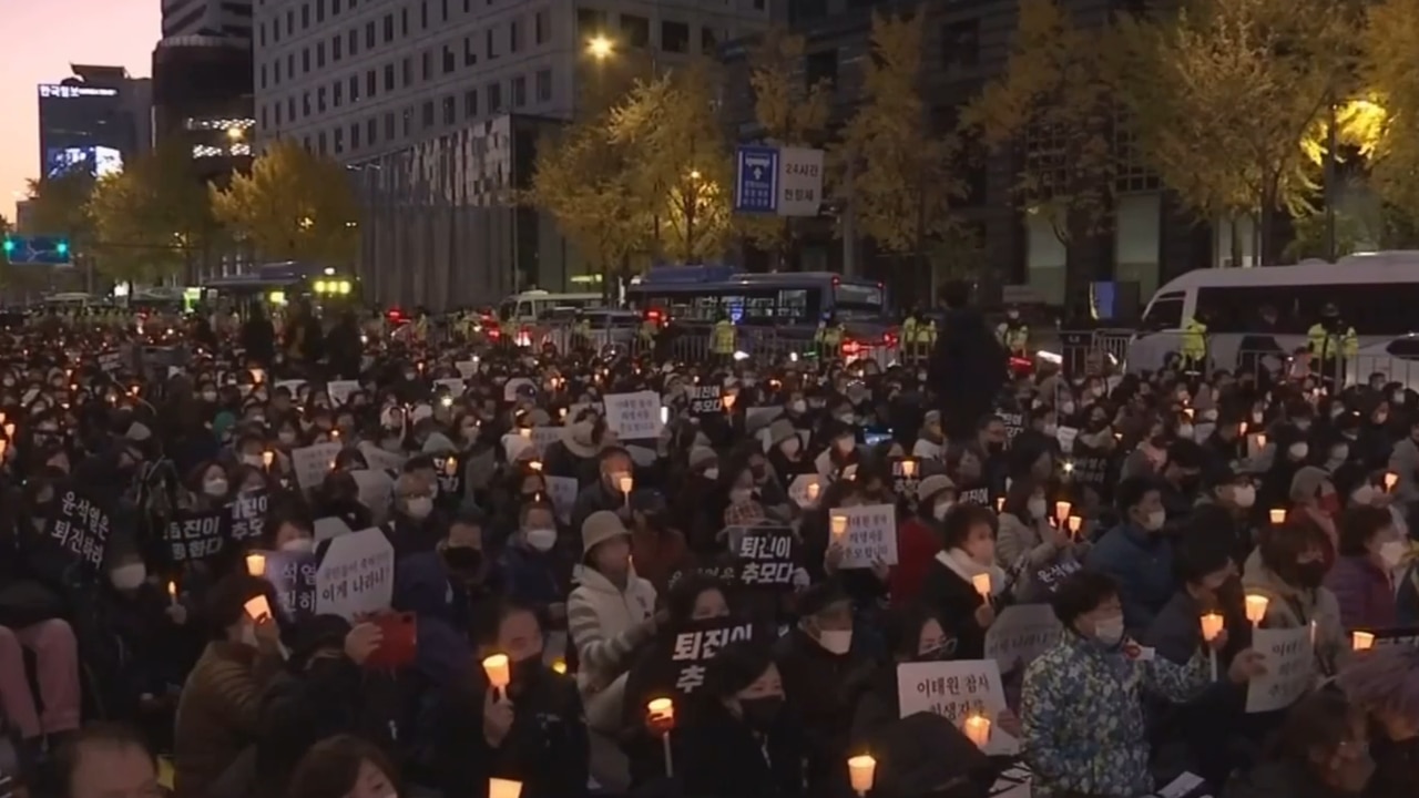 Candlelit vigil held in Seoul for stampede tragedy victims