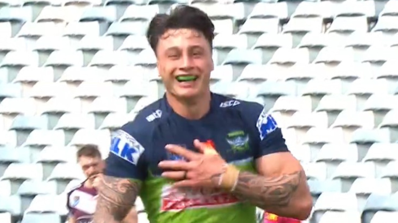 Charnze Nicoll-Klokstad scored the last try of the game. Photo: Fox Sports