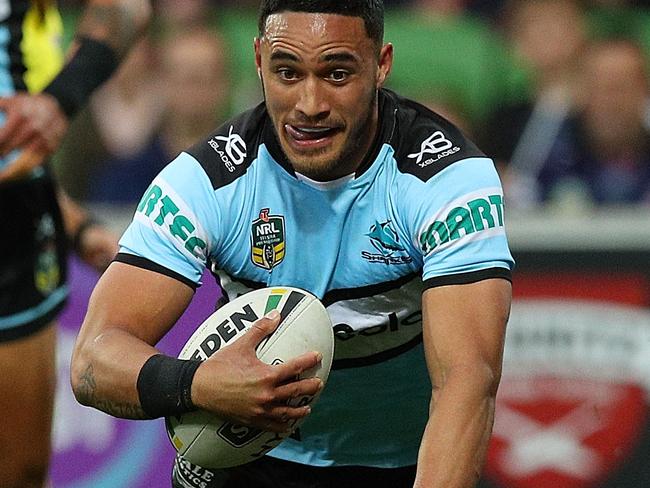 MELBOURNE, AUSTRALIA - AUGUST 12: Valentine Holmes of the Sharks scores a try during the round 22 NRL match between the Melbourne Storm and the Cronulla Sharks at AAMI Park on August 12, 2018 in Melbourne, Australia. (Photo by Graham Denholm/Getty Images)