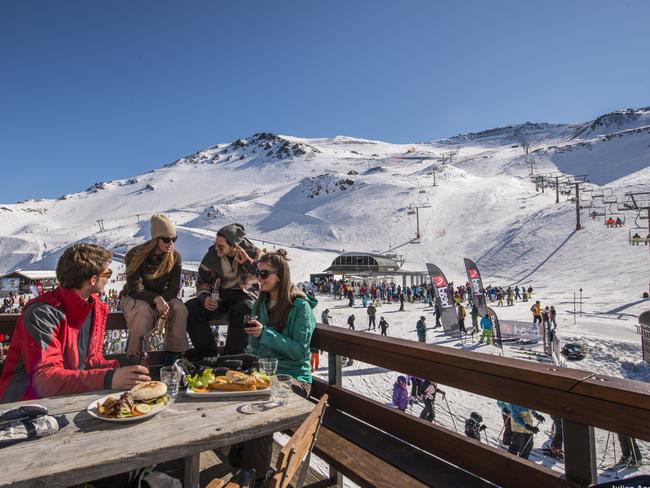 The mountain has a few cafes and bars on the hill to relax or hide away.