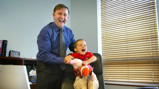 Anthony Albanese with his son Nathan, in a picture on his WeChat account.