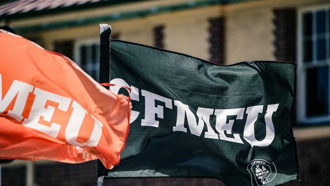 NCA NEWSWIRE BRISBANE AUSTRALIA 18/09/2023A generic photo of a CFMEU Flag outside a work site.Picture: Glenn Campbell/NcaNewsWire