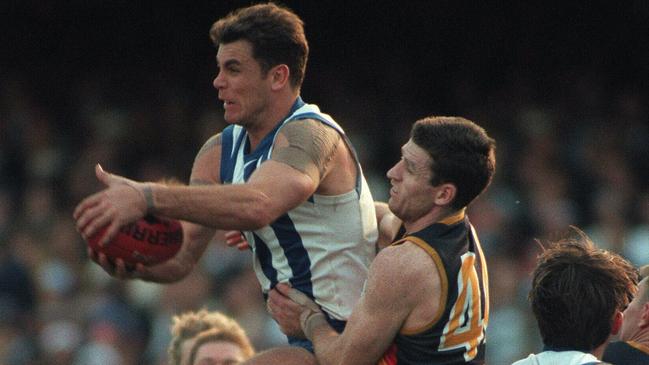 Peter Caven played, arguably, his best game for Adelaide opposed to Wayne Carey in the 1998 Grand Final.