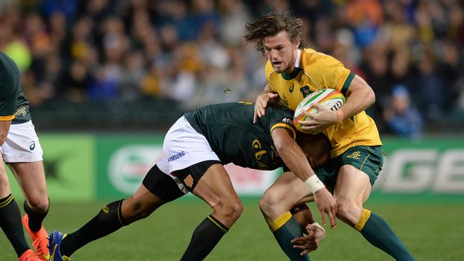 Europe-bound Wallaby Rob Horne has earned a reprieve from coach Michael Cheika.