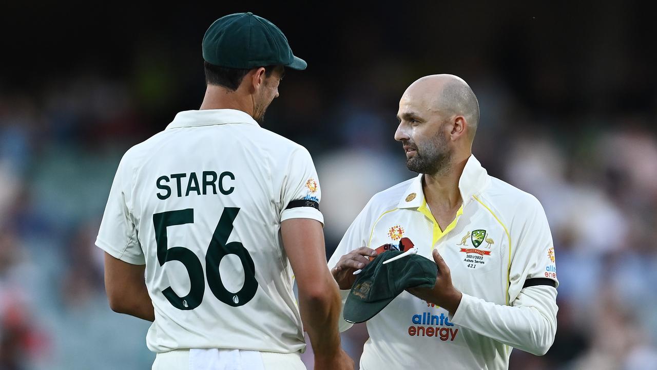 Nathan Lyon and Mitchell Starc. Photo by Quinn Rooney/Getty Images