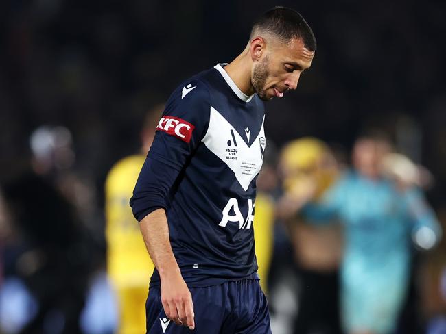 GOSFORD, AUSTRALIA - MAY 25: Roderick Miranda of the Victory looks dejected after defeat during the A-League Men Grand Final match between Central Coast Mariners and Melbourne Victory at Industree Group Stadium on May 25, 2024, in Gosford, Australia. (Photo by Robert Cianflone/Getty Images)