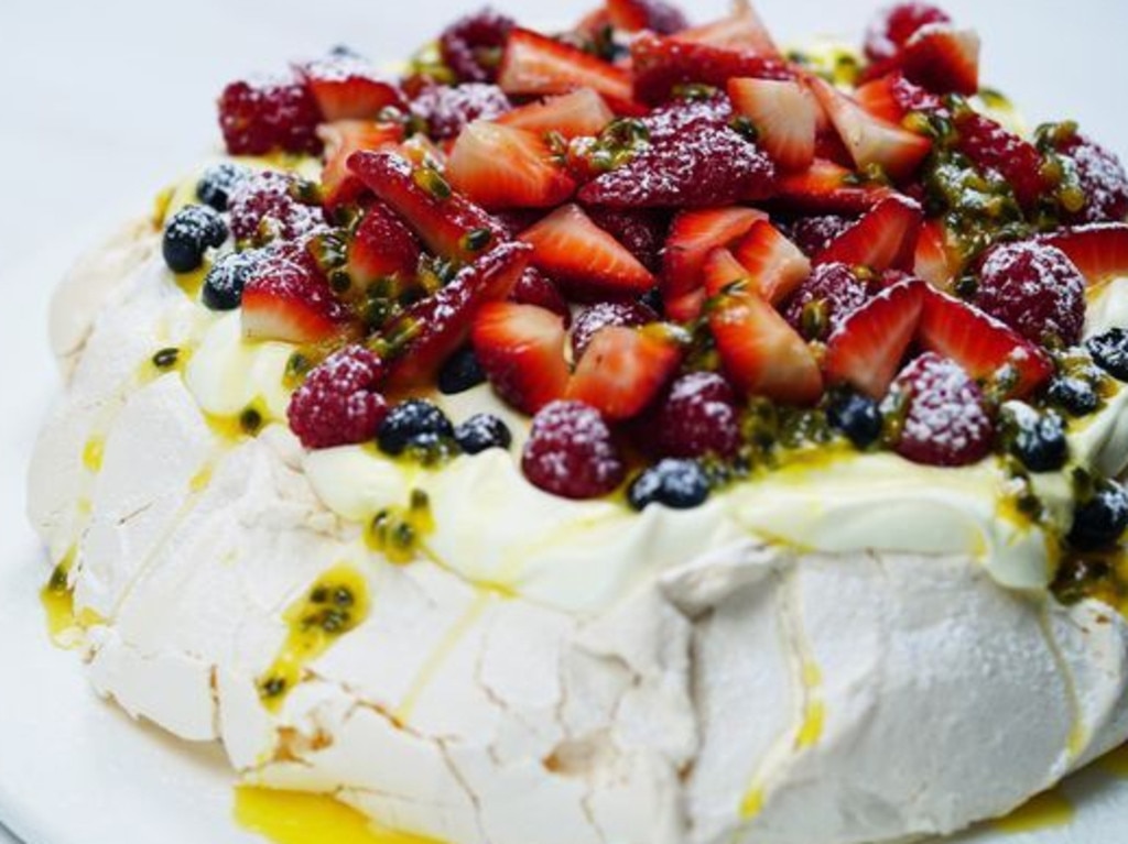 Traditional pavlova.