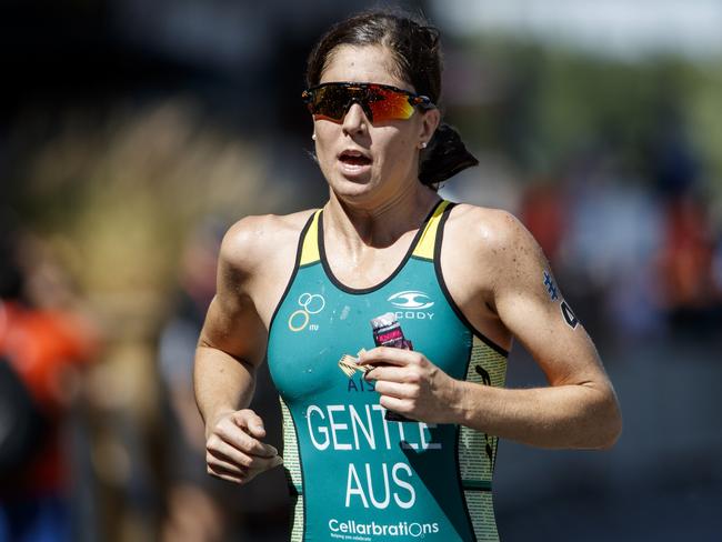 Ashleigh Gentle wins world triathlon silver, Matt Hauser world junior ...